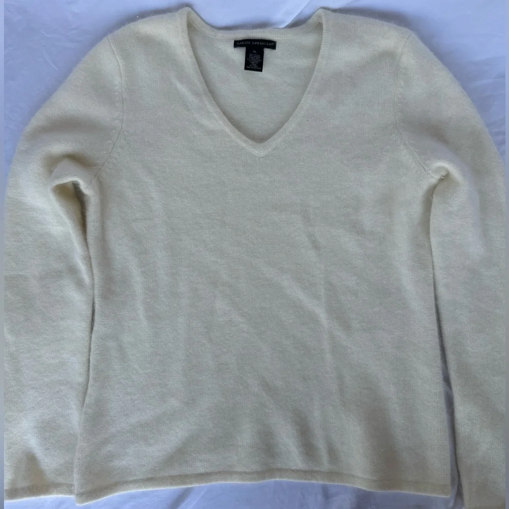 Sarah Spencer Cream Color Lambswool Angora Rabbit Hair V-neck Sweater size XL - Picture 2 of 8